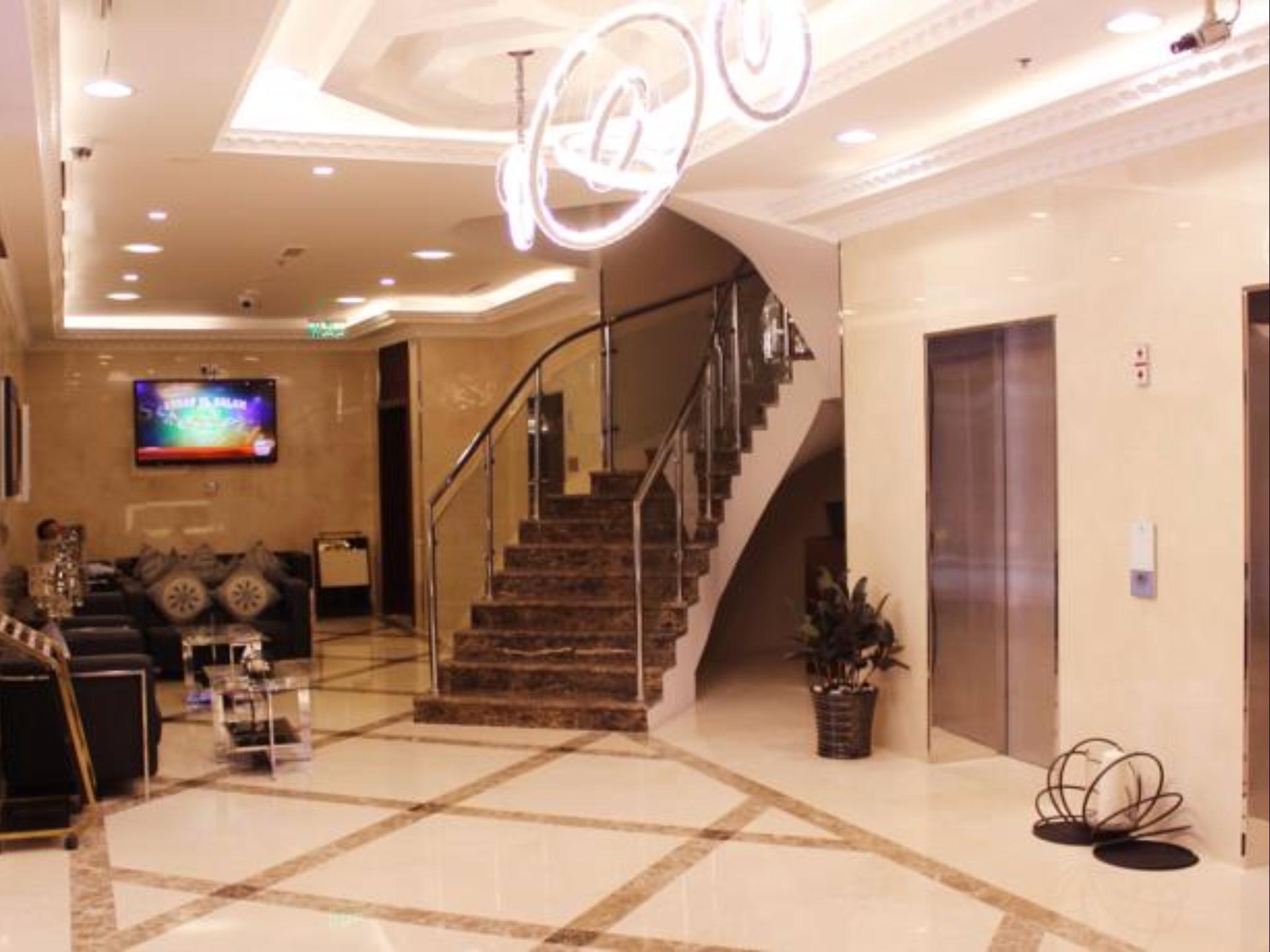 Montreal Naif Hotel Dubai Exterior photo