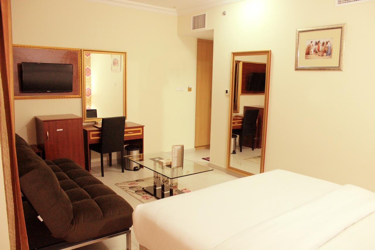 Montreal Naif Hotel Dubai Exterior photo