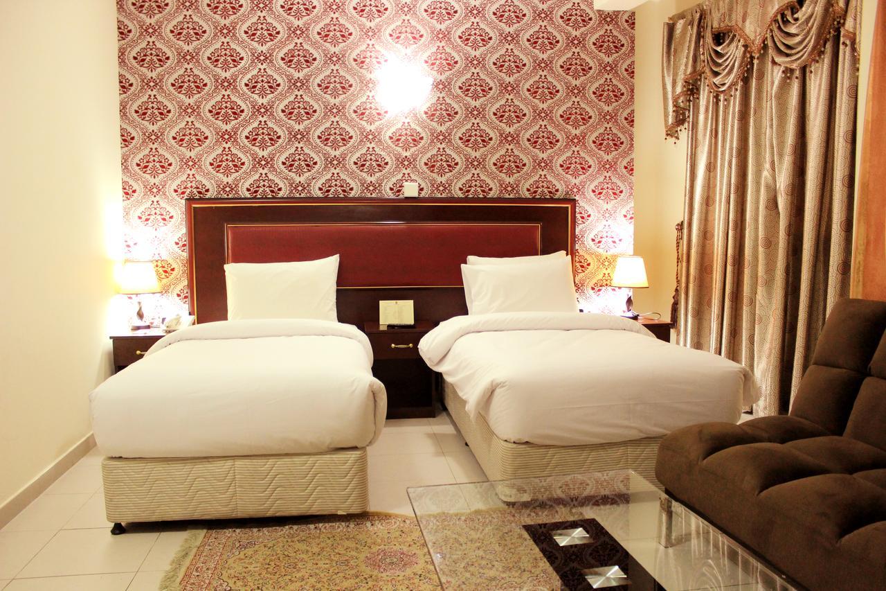 Montreal Naif Hotel Dubai Exterior photo