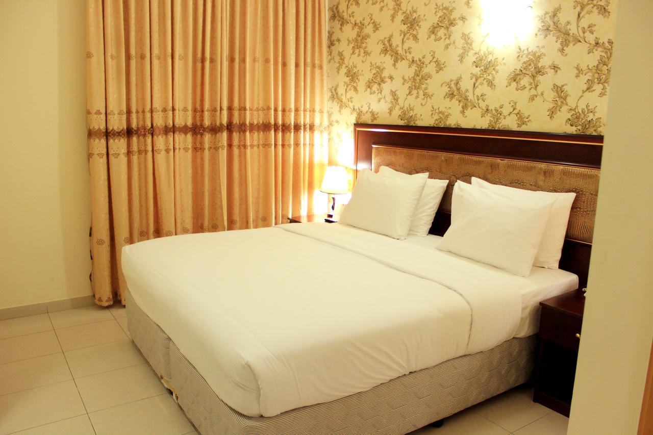 Montreal Naif Hotel Dubai Exterior photo